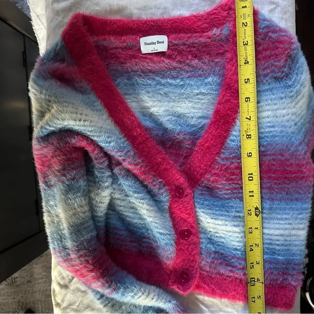 Aritzia Sunday Best Fuzzy Cropped Cardigan Striped Mohair Look Size L - Picture 7 of 7
